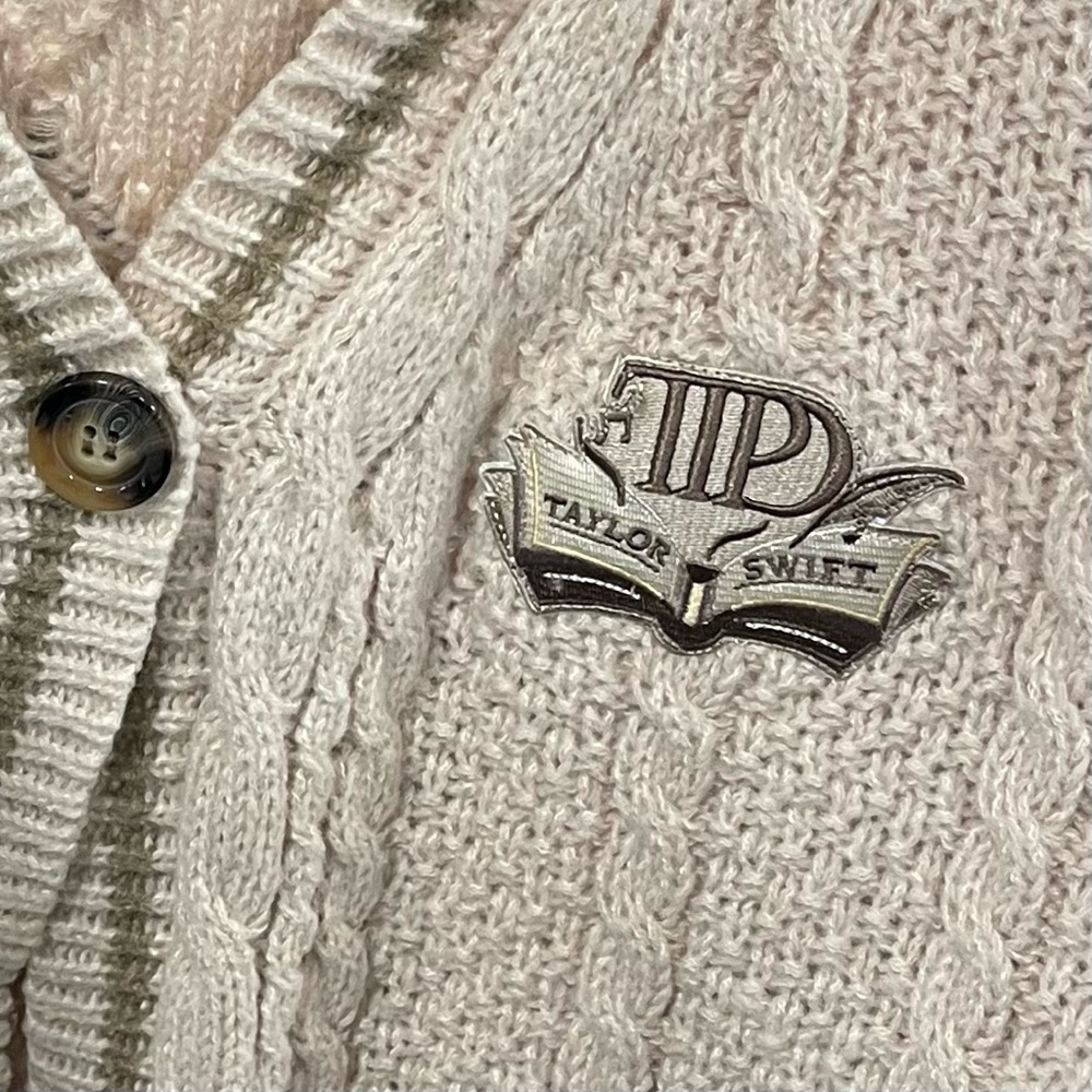 Oversized TTPD Tortured Poets inspired Cozy Star Button Taylor Swift Cardigan 2x - Picture 6 of 9